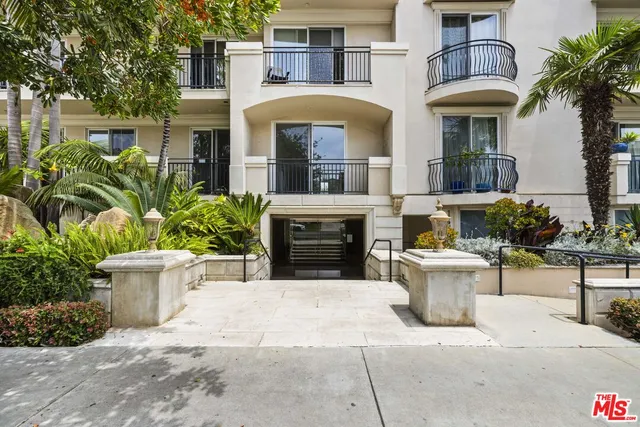 $1,199,900 | 1450 South Beverly Drive, Unit 105, Los Angeles, CA 90035