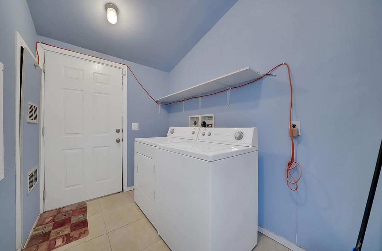 3155 Hawver Road San Andreas, CA 95249 - Photo 22 of 62 a utility room with dryer and washer