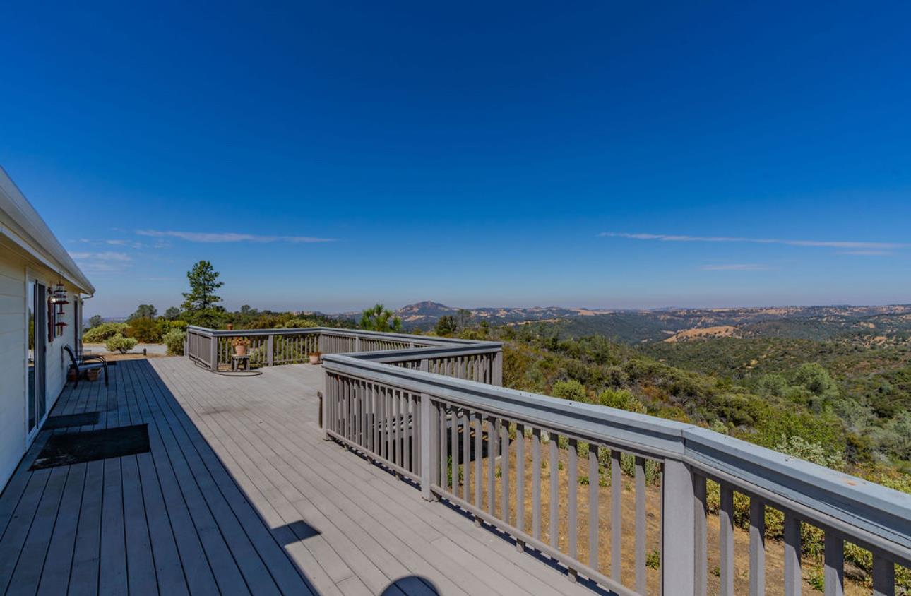 3155 Hawver Road San Andreas, CA 95249 - Photo 27 of 62 a view of balcony with couches