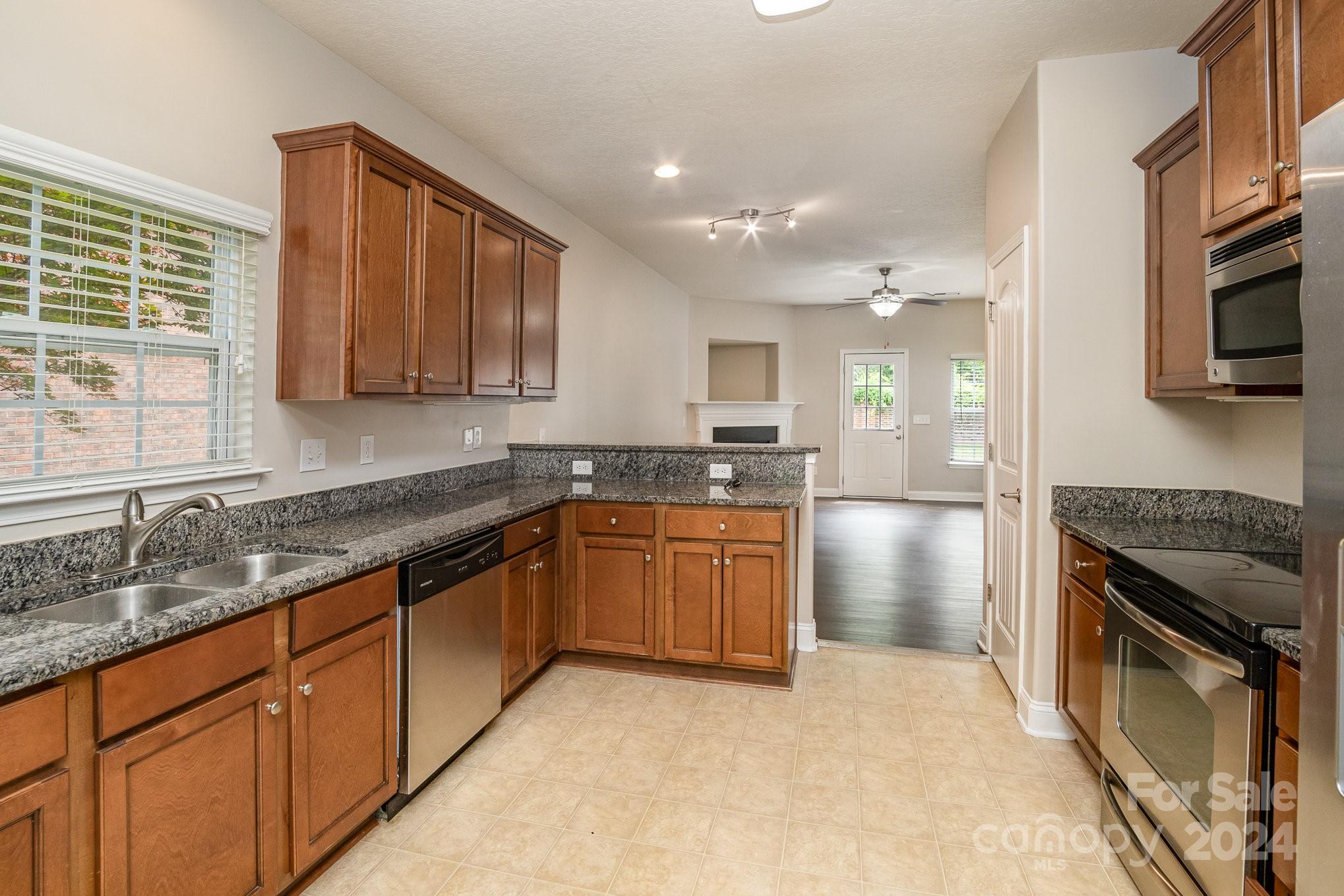 2509 Glyncastle Way Gastonia, NC 28056 - Photo 8 of 18