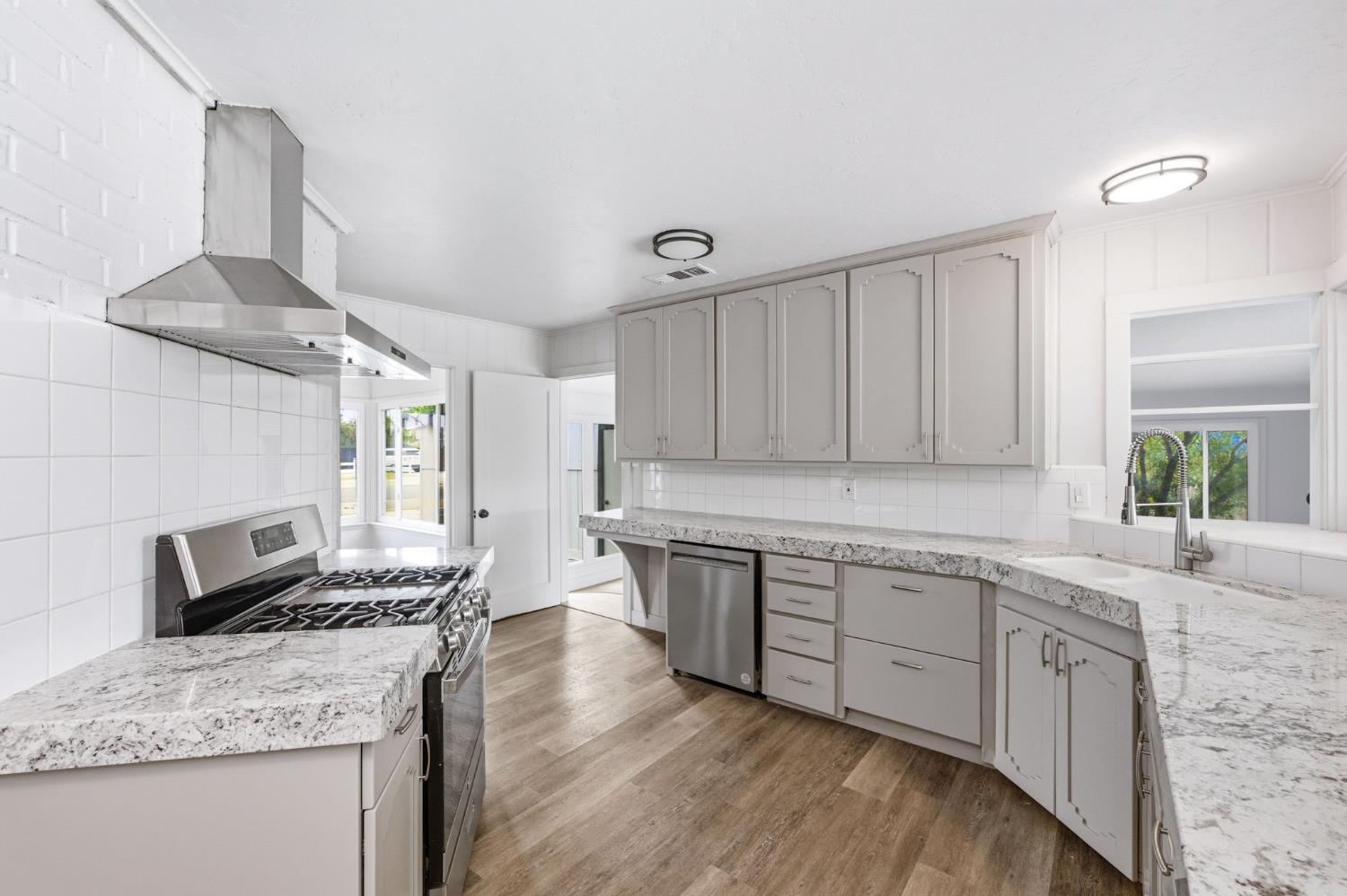 4205 Ralph Lane North Fresno, CA 93727 - Photo 20 of 59