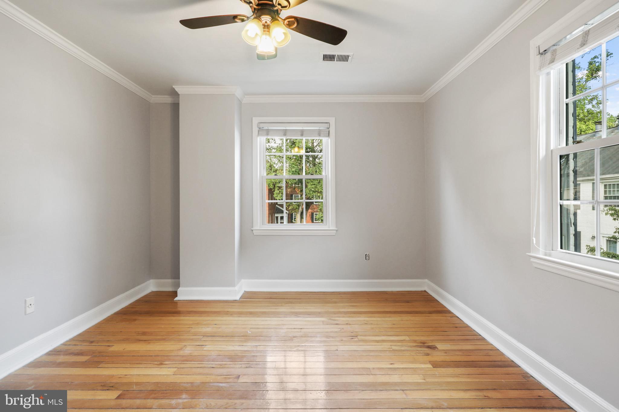 2912 13th Road South, Unit 204 Arlington, VA 22204 - Photo 28 of 32 a view of an empty room with a window