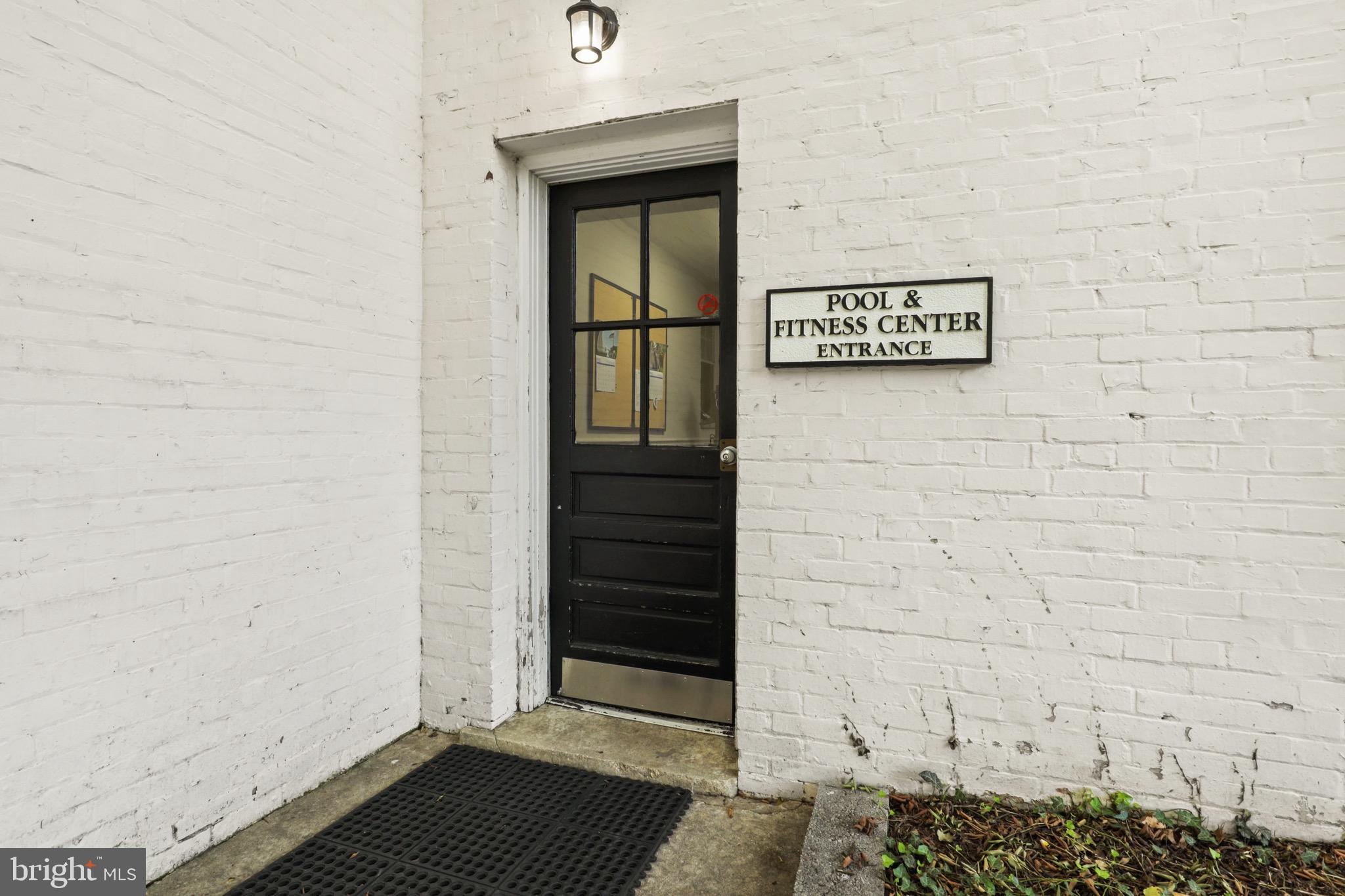 2912 13th Road South, Unit 204 Arlington, VA 22204 - Photo 29 of 32 a view of a door of the house