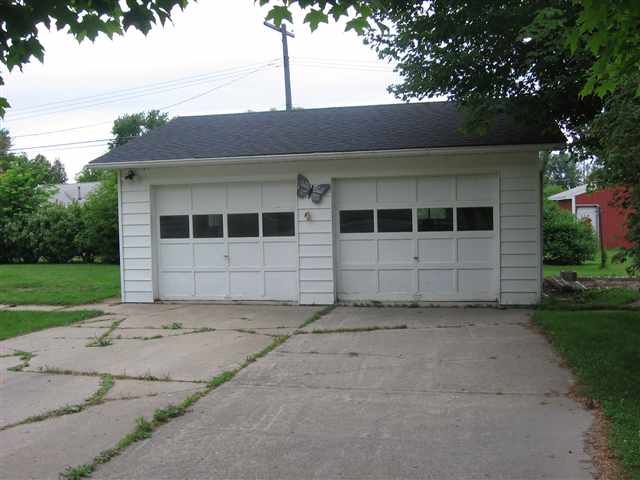 7193 Charlotte Road Lexington, MI 48450 - Photo 3 of 8 31059447-2.JPG