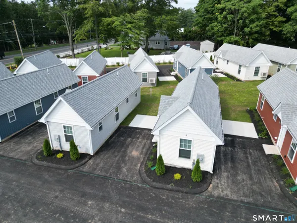 $1,400 | 1187 North Broad Street, Unit 1, Meriden, CT 06450