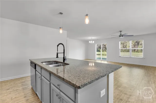 $2,430 | 22 Gardenia Drive, Savannah, GA 31407