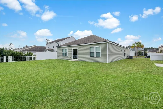 $2,430 | 22 Gardenia Drive, Savannah, GA 31407