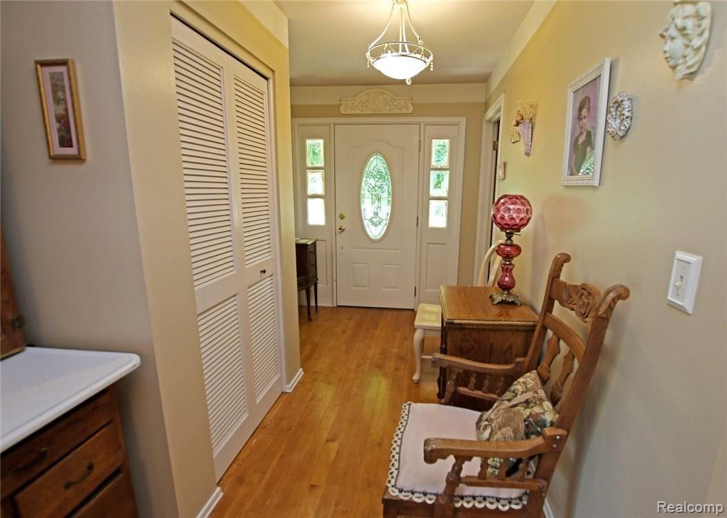 11033 Horton Road Goodrich, MI 48438 - Photo 10 of 42 10) Foyer.jpg