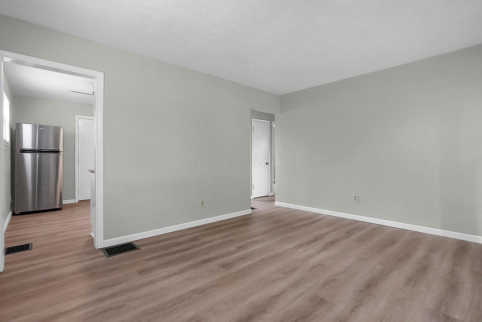 2633 Audubon Road Columbus, OH 43211 - Photo 7 of 27 living room