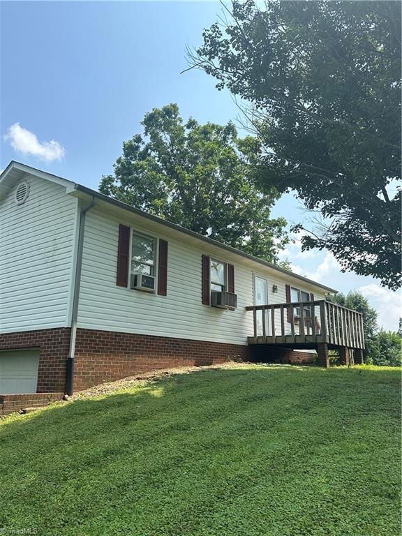 519 Fox Road Wilkesboro, NC 28697 - Photo 4 of 12 Gallery Image 4
