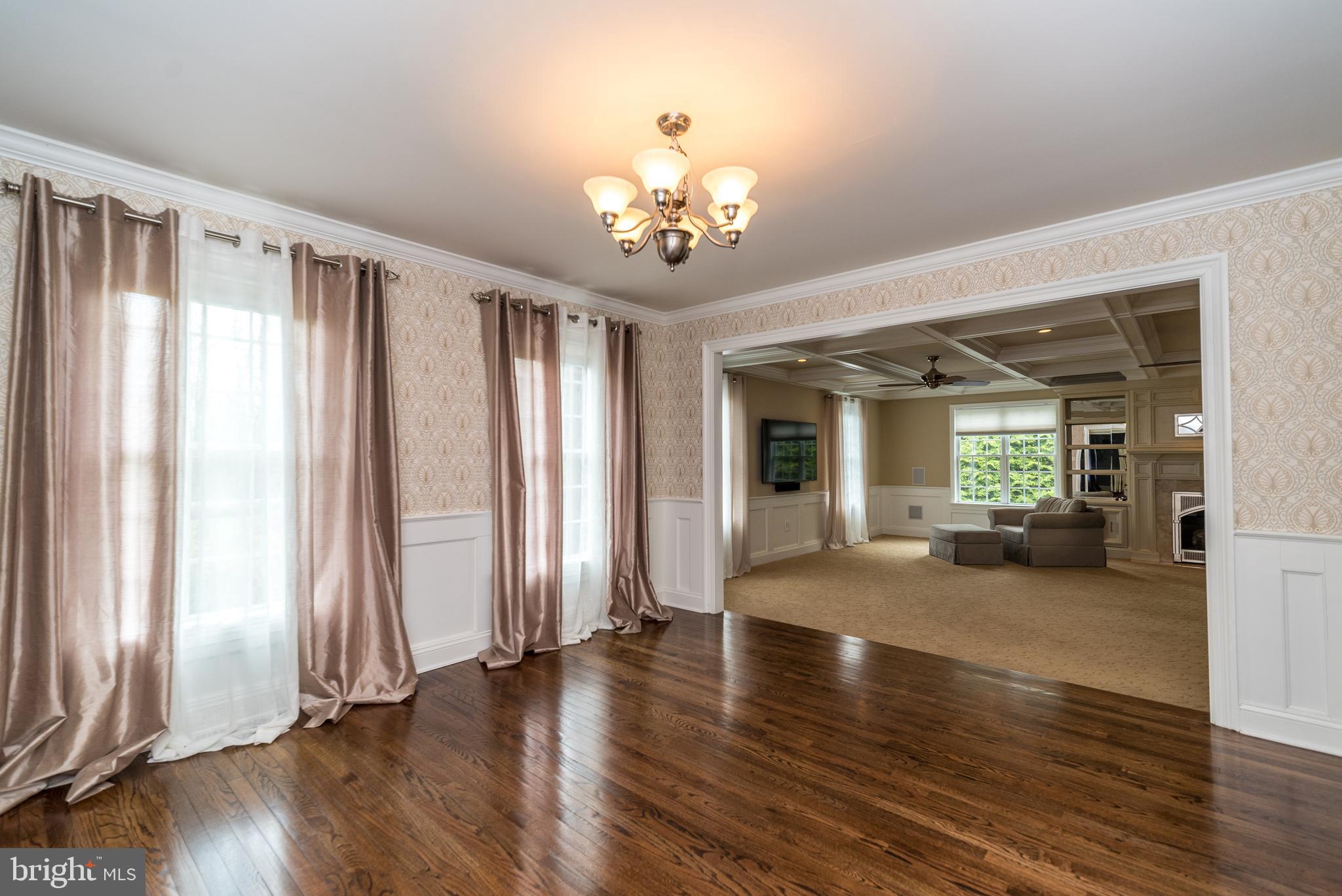 931 West Thatcher Road Quakertown, PA 18951 - Photo 13 of 46 Dining room
