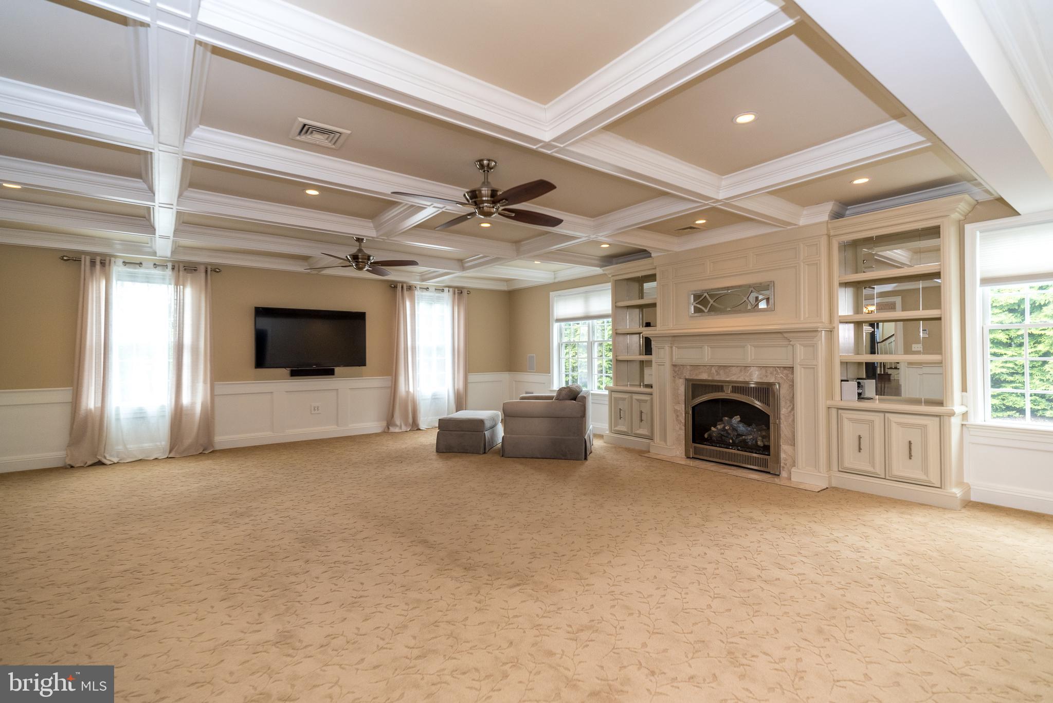 931 West Thatcher Road Quakertown, PA 18951 - Photo 9 of 46 Great room