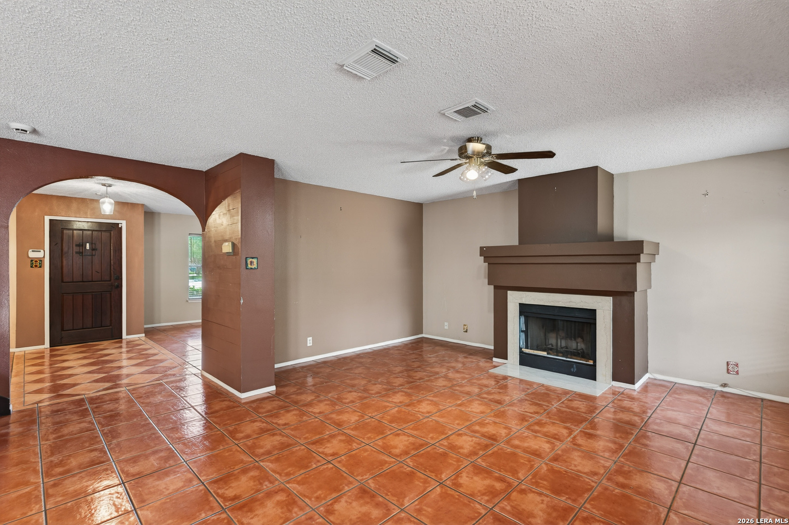 8014 Swindow Circle Converse, TX 78109 - Photo 11 of 32