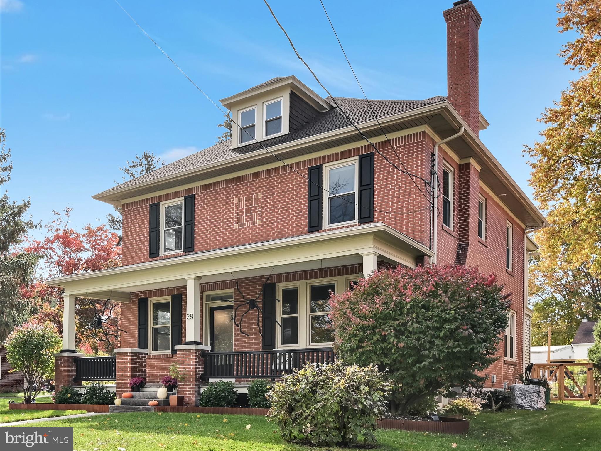 28 Charles Road Lancaster, PA 17603 - Photo 3 of 45 a front view of a house with garden