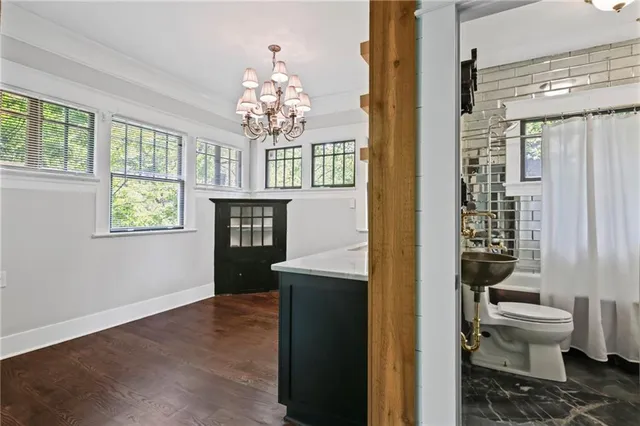 a view of a pathway with a house