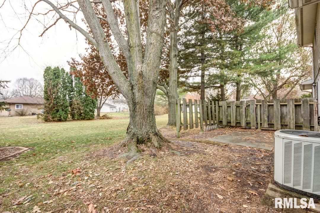 2022 Lindbergh Boulevard Springfield, IL 62704 - Photo 23 of 25 Gallery Image 23
