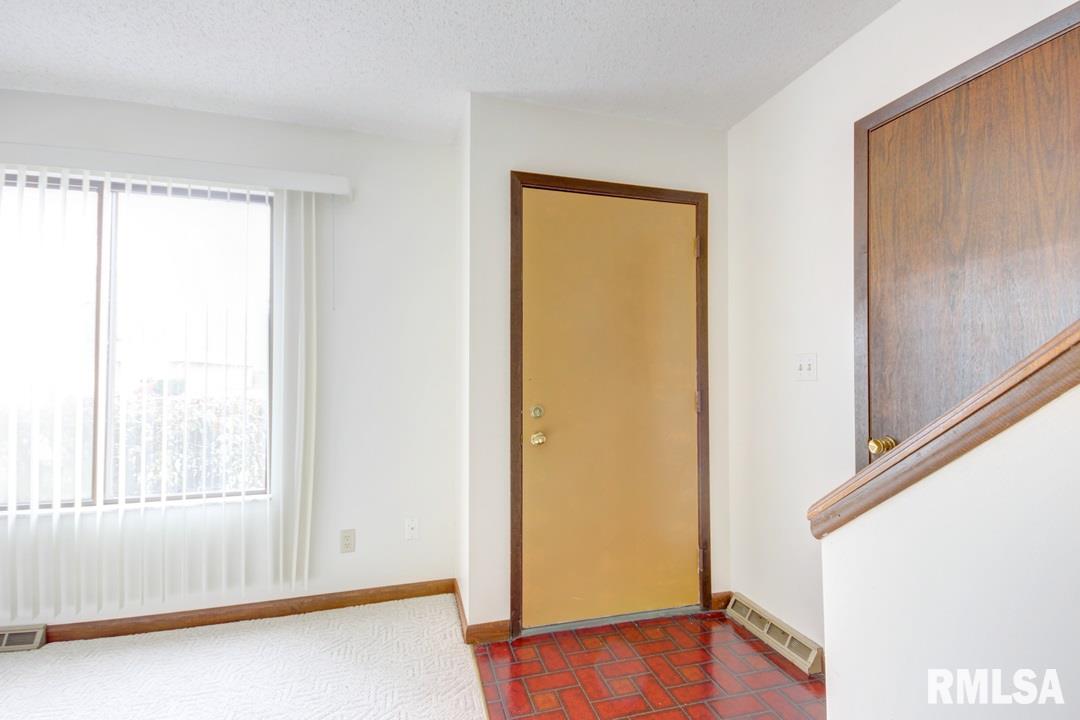 2022 Lindbergh Boulevard Springfield, IL 62704 - Photo 5 of 25 Gallery Image 5