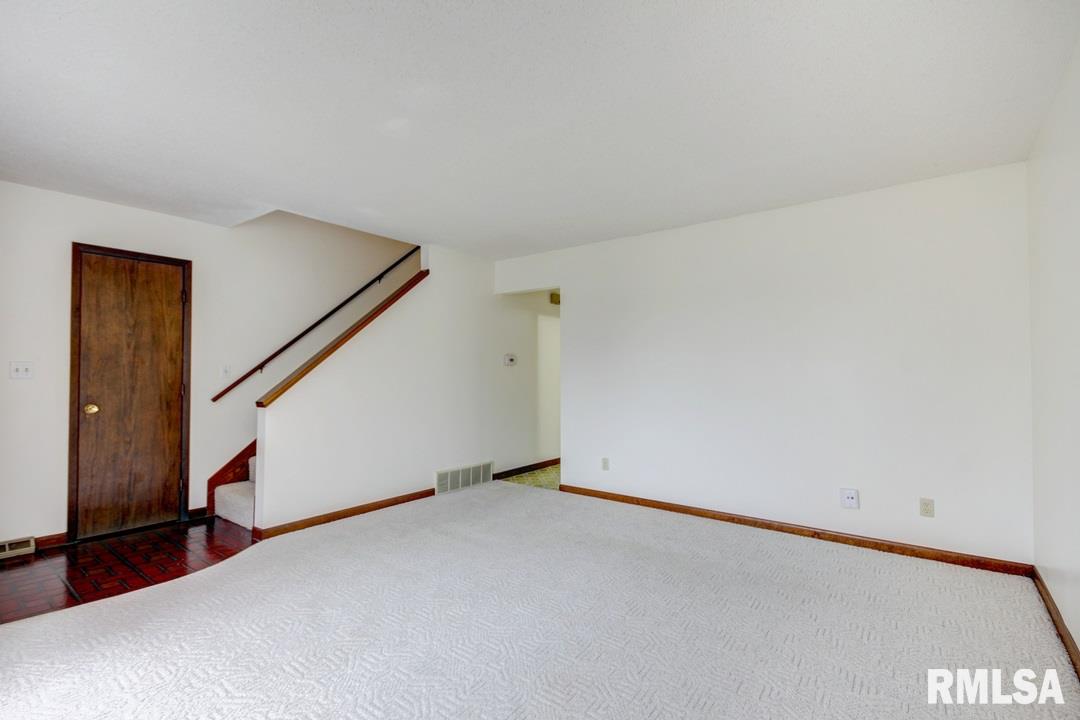 2022 Lindbergh Boulevard Springfield, IL 62704 - Photo 6 of 25 Gallery Image 6