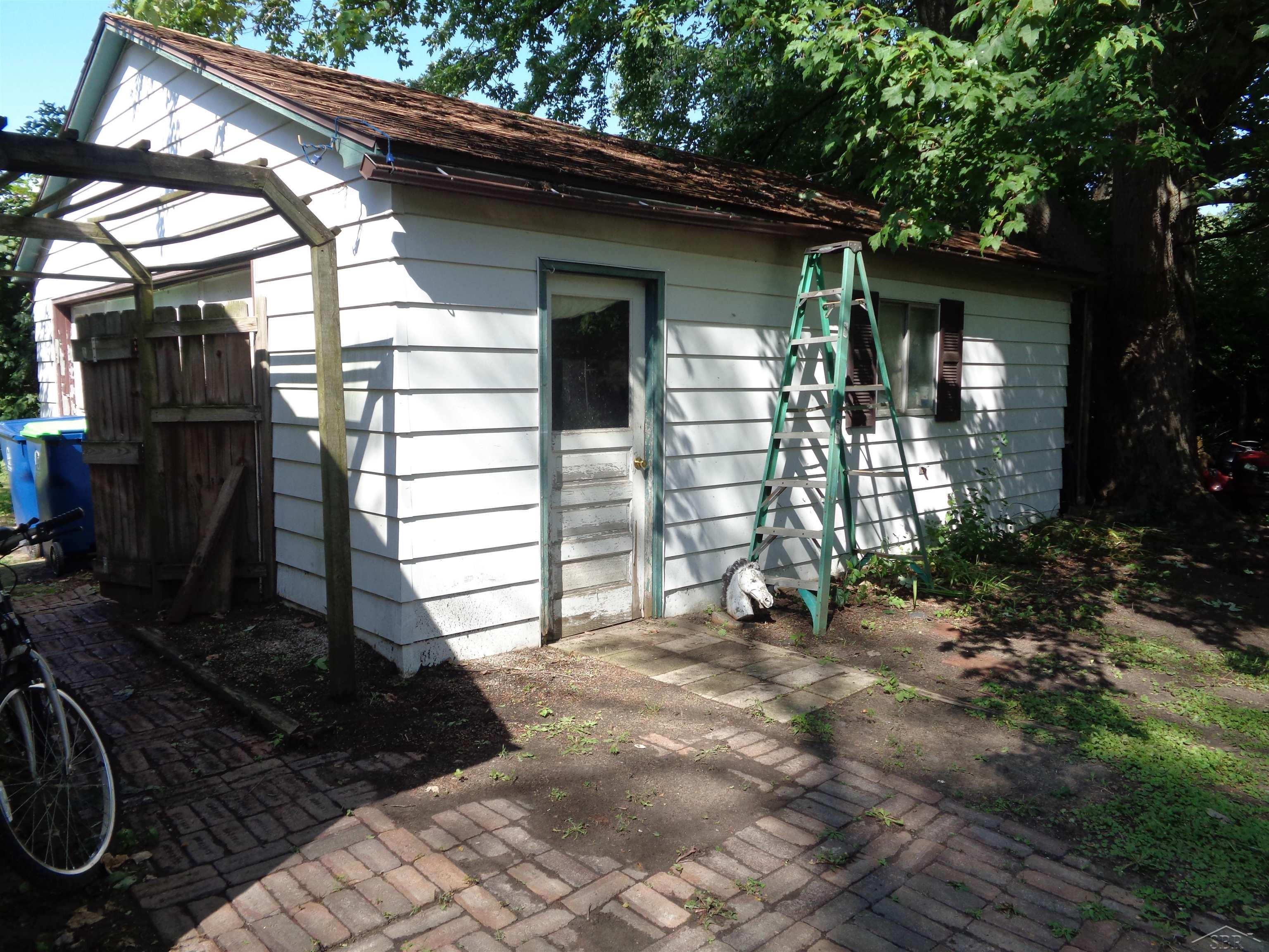 3870 Barnard Road Saginaw, MI 48603 - Photo 21 of 24 50118777-20.JPG
