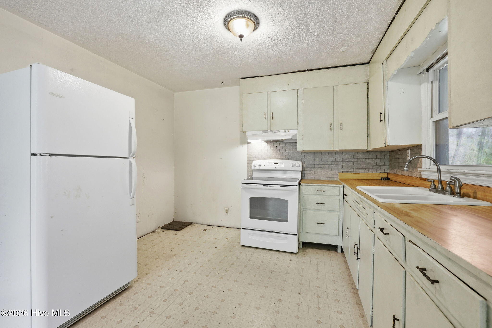 632 East Ocean Road Holly Ridge, NC 28445 - Photo 11 of 49