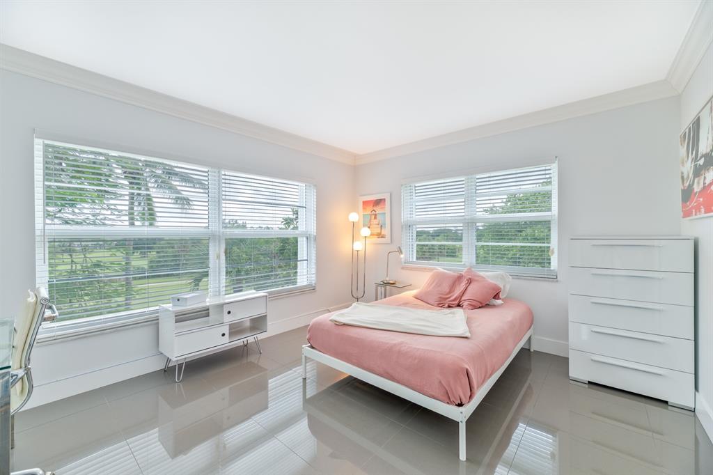 2950 North Palm Aire Drive, Unit 401 Pompano Beach, FL 33069 - Photo 23 of 32