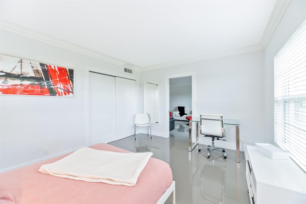 2950 North Palm Aire Drive, Unit 401 Pompano Beach, FL 33069 - Photo 24 of 32