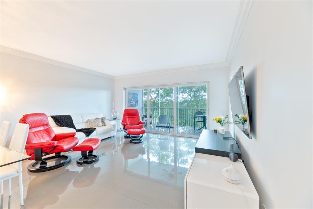 2950 North Palm Aire Drive, Unit 401 Pompano Beach, FL 33069 - Photo 8 of 32