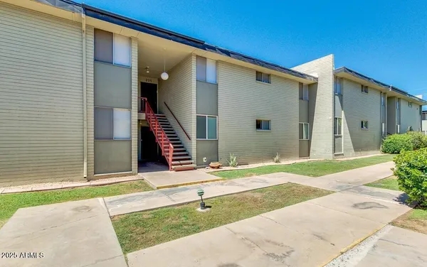 $2,095 | 6767 North 7th Street, Unit 106, Phoenix, AZ 85014