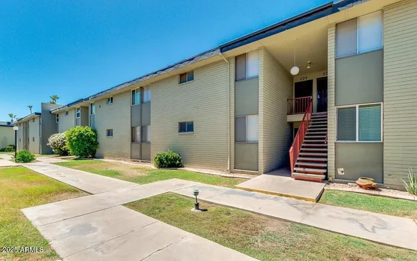 $2,095 | 6767 North 7th Street, Unit 106, Phoenix, AZ 85014