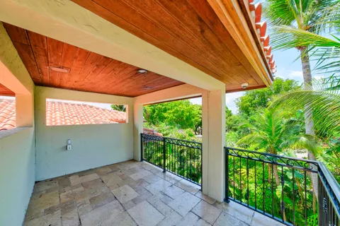 $3,400,000 | 2719 Northeast 19th Street, Fort Lauderdale, FL 33305