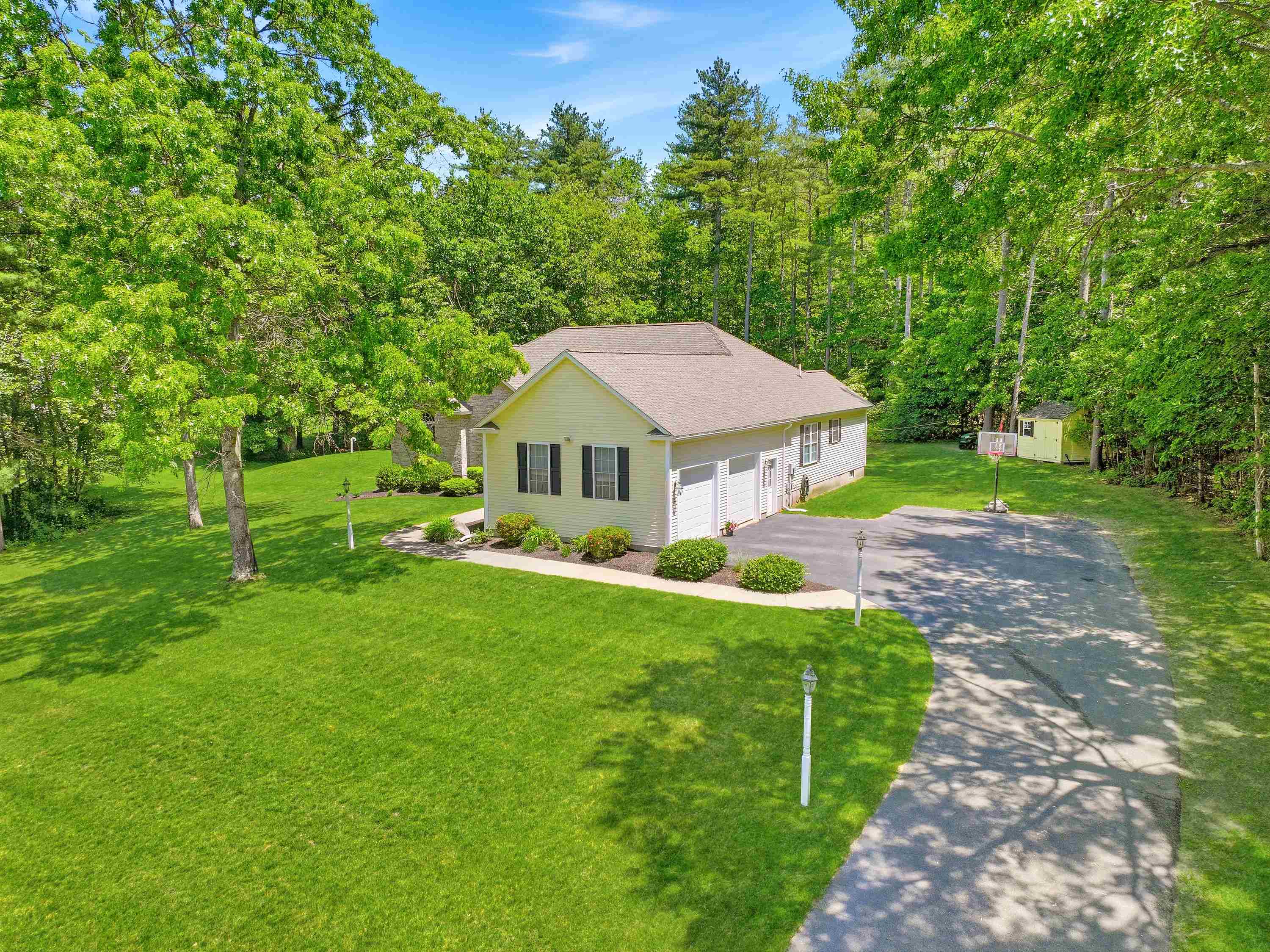 22 May Lane Pelham, NH 03076 - Photo 5 of 53 Gallery Image 5