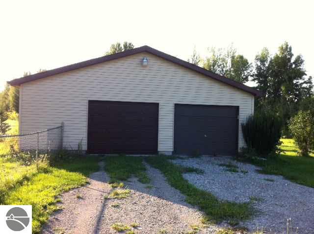 2300 West Townline Road Bentley, MI 48613 - Photo 8 of 9 1751376-7.JPG