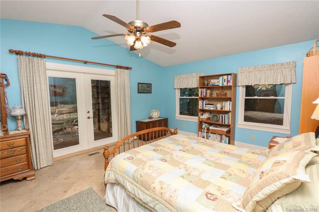 306 Boyce Road Charlotte, NC 28211 - Photo 12 of 24 Gallery Image 12