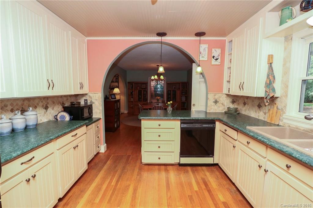 306 Boyce Road Charlotte, NC 28211 - Photo 5 of 24 Gallery Image 5