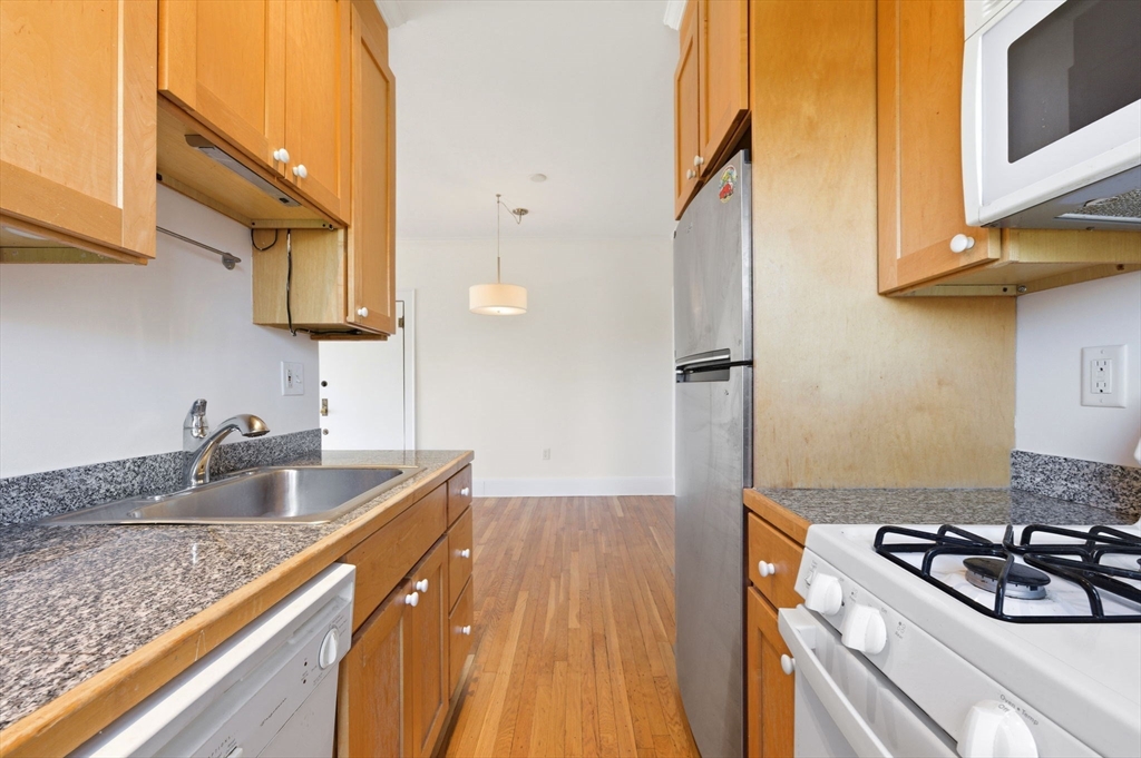21 Bradlee Road, Unit 54 Medford, MA 02155 - Photo 10 of 14