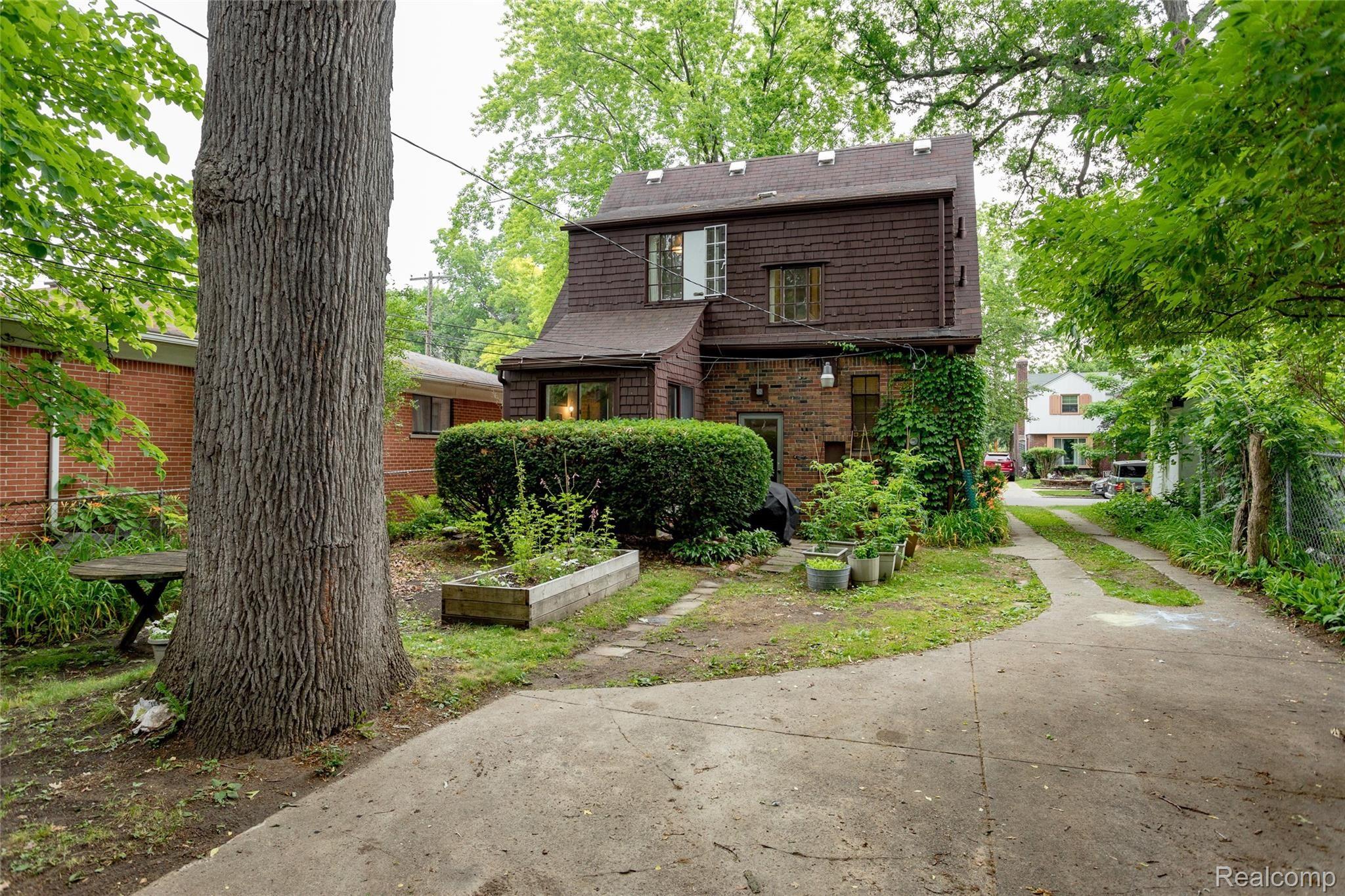 20445 Lichfield Road Detroit, MI 48221 - Photo 17 of 17 20445Lichfield-164.jpg
