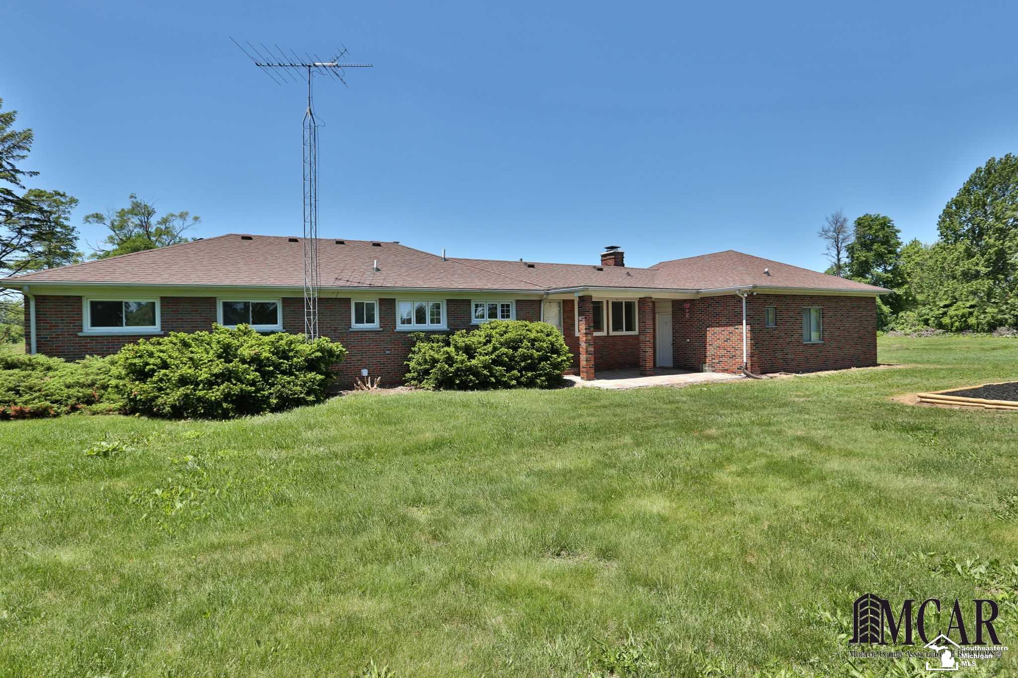13240 Carleton West Road Carleton, MI 48117 - Photo 2 of 19