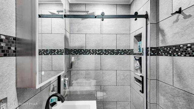 $450,000 | 144 Highridge Road, Albrightsville, PA 18210