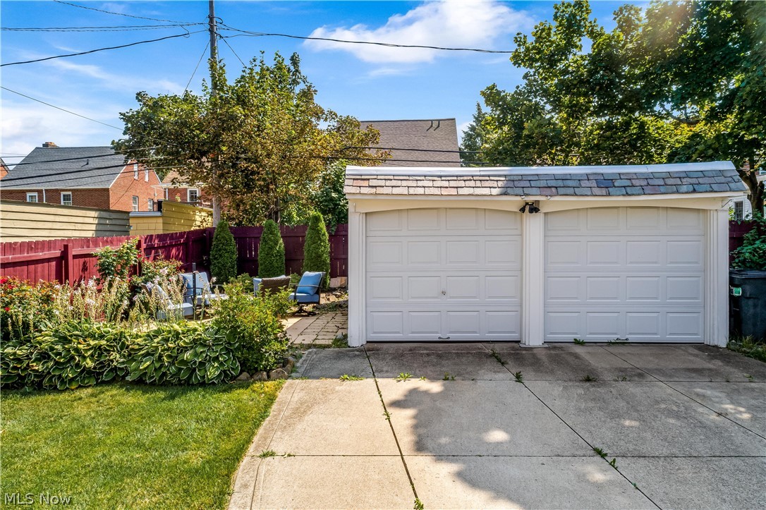 3659 Strathavon Road Cleveland, OH 44120 - Photo 31 of 32