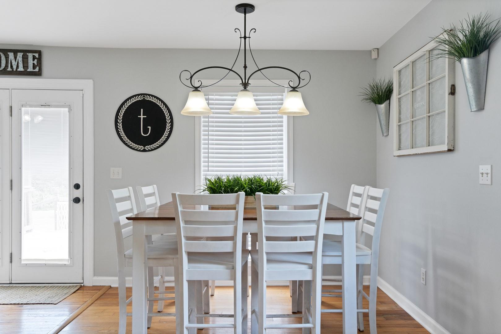 2225 Alvin Head Road Springfield, TN 37172 - Photo 14 of 24 a dining room with furniture and window