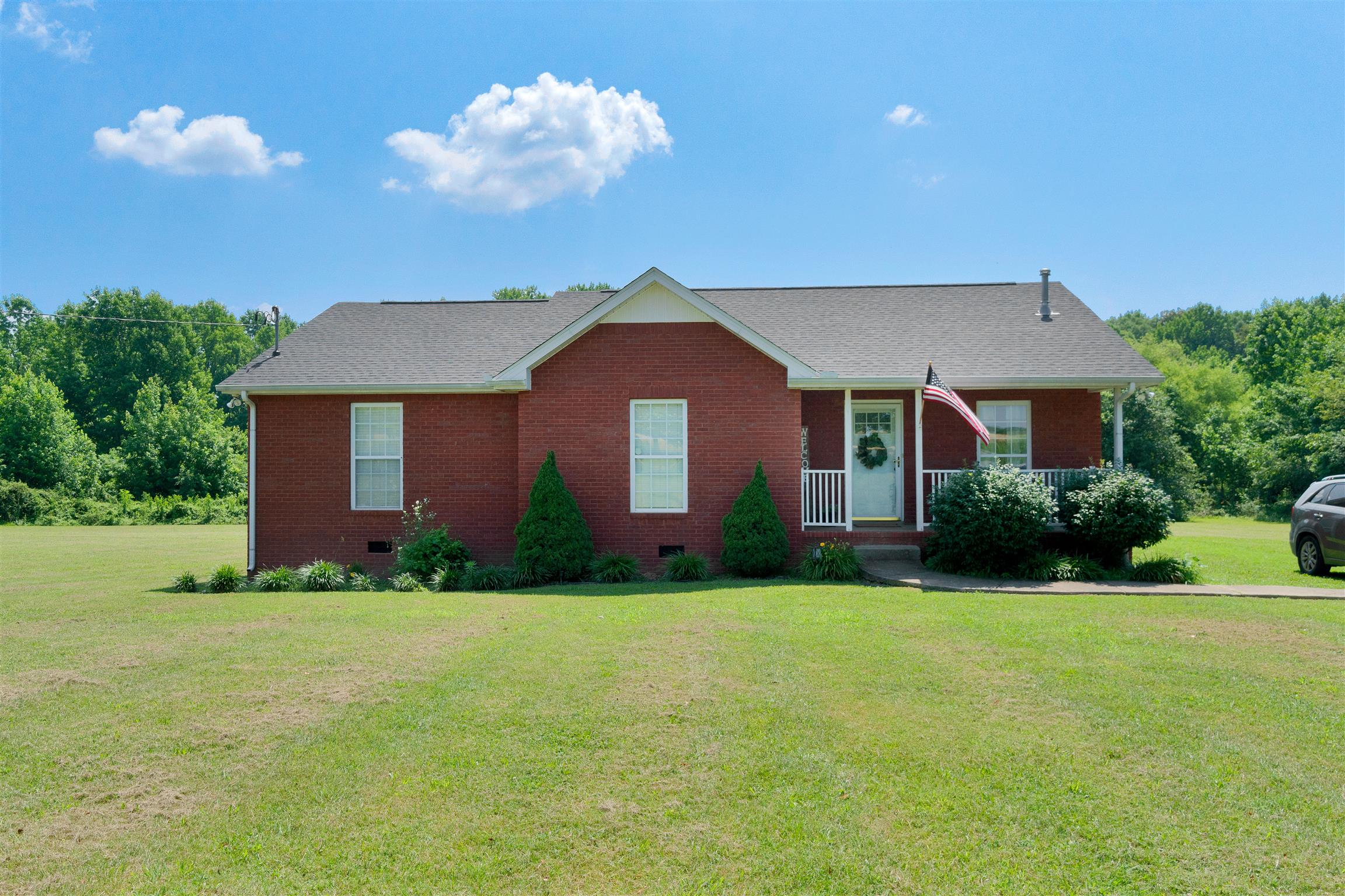 2225 Alvin Head Road Springfield, TN 37172 - Photo 2 of 24 a front view of house with yard and green space