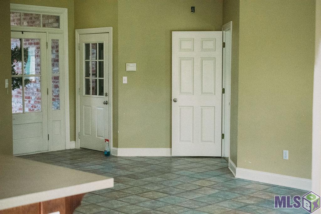 9354 Rue De Benoit Denham Springs, LA 70706 - Photo 5 of 21 Gallery Image 5
