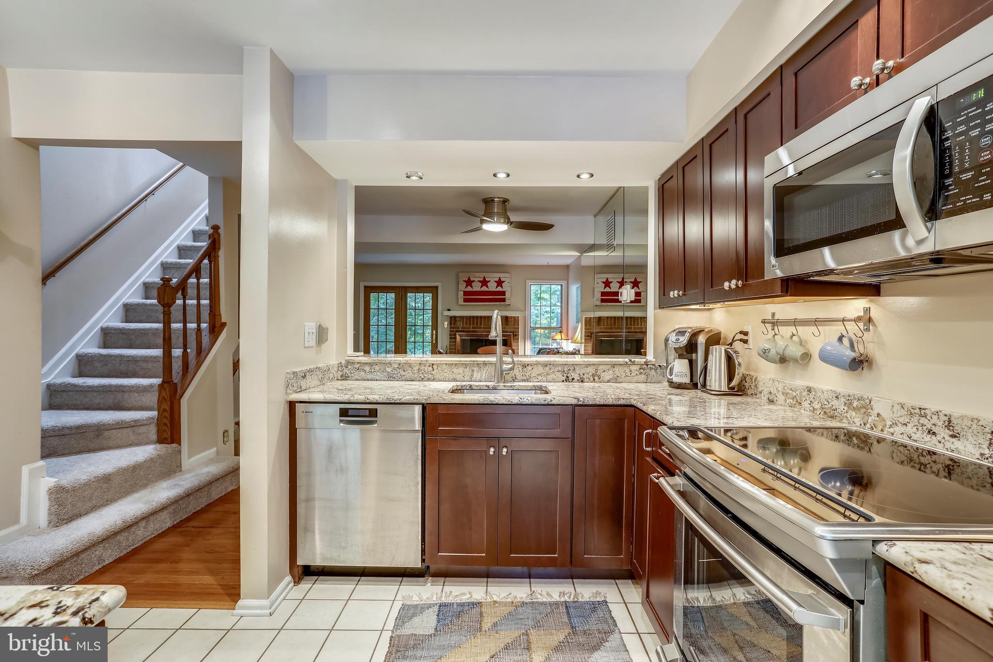 2038 Derby Ridge Lane Silver Spring, MD 20910 - Photo 5 of 28