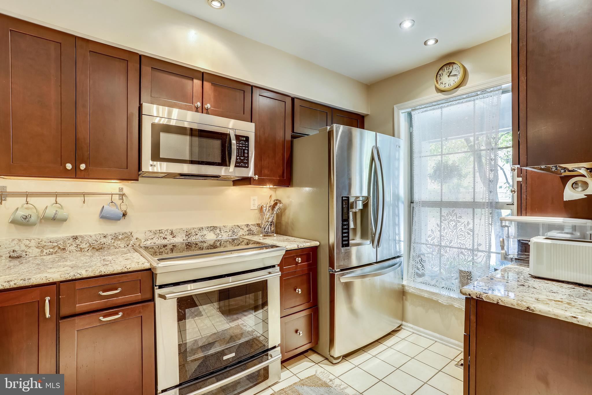 2038 Derby Ridge Lane Silver Spring, MD 20910 - Photo 6 of 28