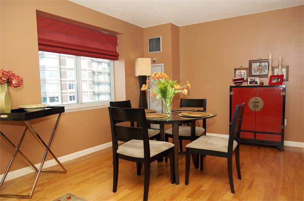8 Museum Way, Unit 802 Cambridge, MA 02141 - Photo 5 of 13 a dining room with furniture and window