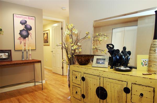 8 Museum Way, Unit 802 Cambridge, MA 02141 - Photo 6 of 13 a view of living room with furniture and flat screen tv