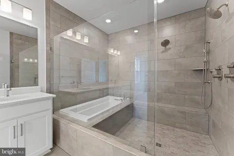 $896,348 | 612 Catamaran Way, National Harbor, MD 20745