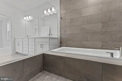$896,348 | 612 Catamaran Way, National Harbor, MD 20745