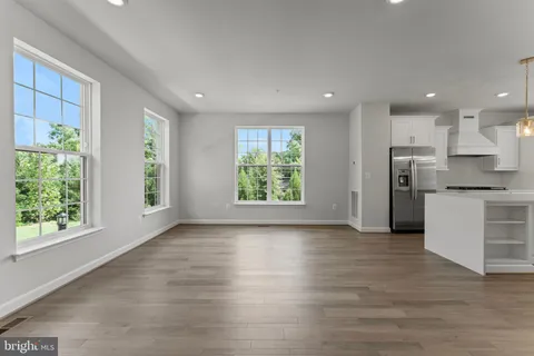 $896,348 | 612 Catamaran Way, National Harbor, MD 20745