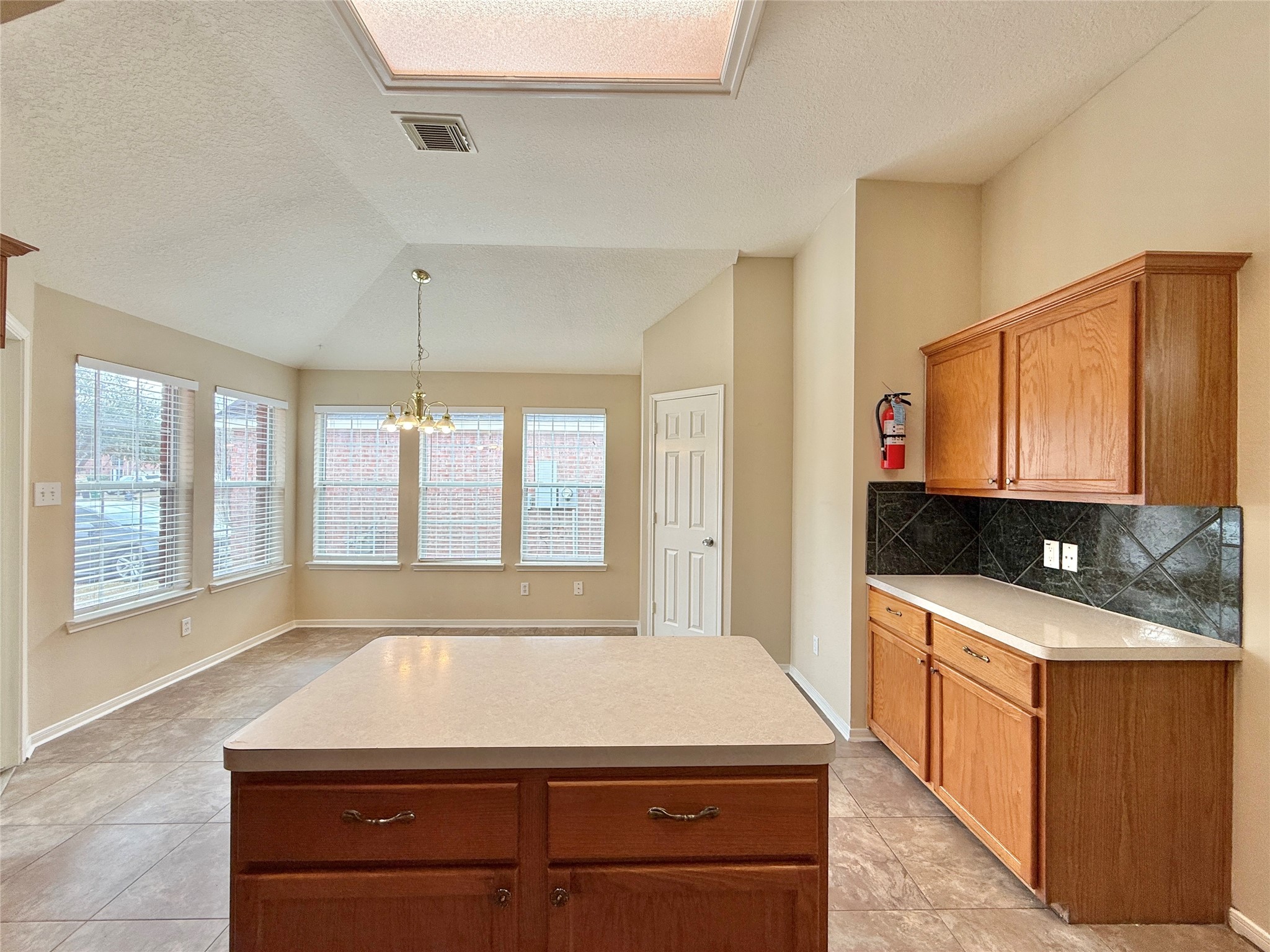 25335 Rayford Crest Drive Spring, TX 77386 - Photo 16 of 44 This island provides a great place for storage & food prep